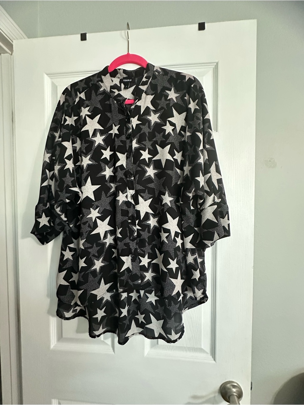 torrid Black and White Star Print Button-Front Blouse